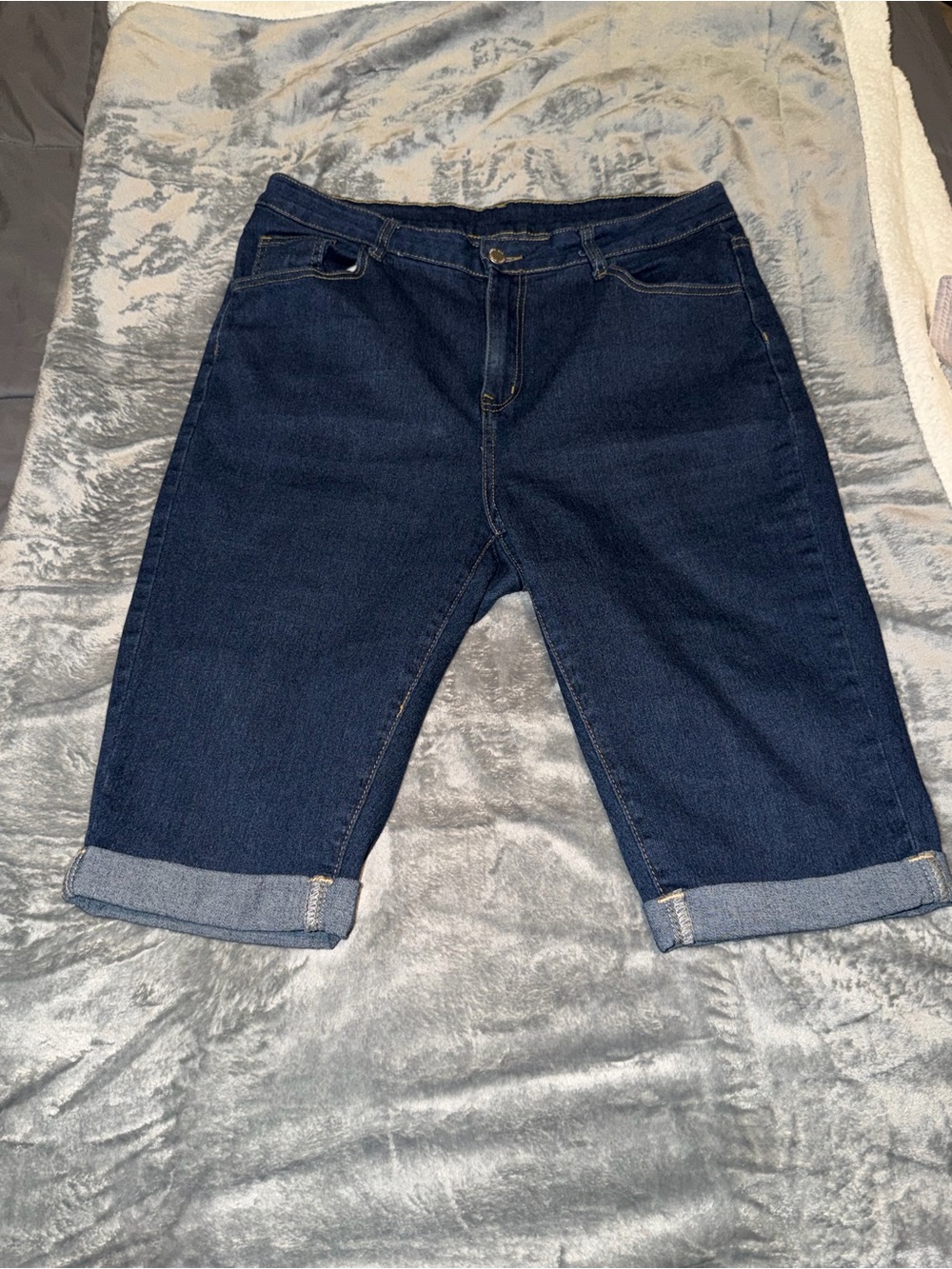 SHEIN Dark Blue Capri Shorts